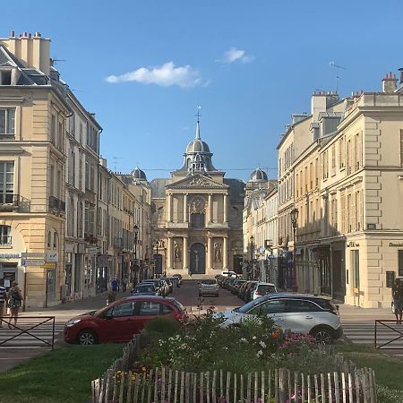 Appartement Versailles Quartier Notre Dame Au Pied Du Chateau Avec Parking Esterno foto