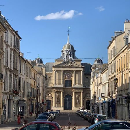 Appartement Versailles Quartier Notre Dame Au Pied Du Chateau Avec Parking Esterno foto