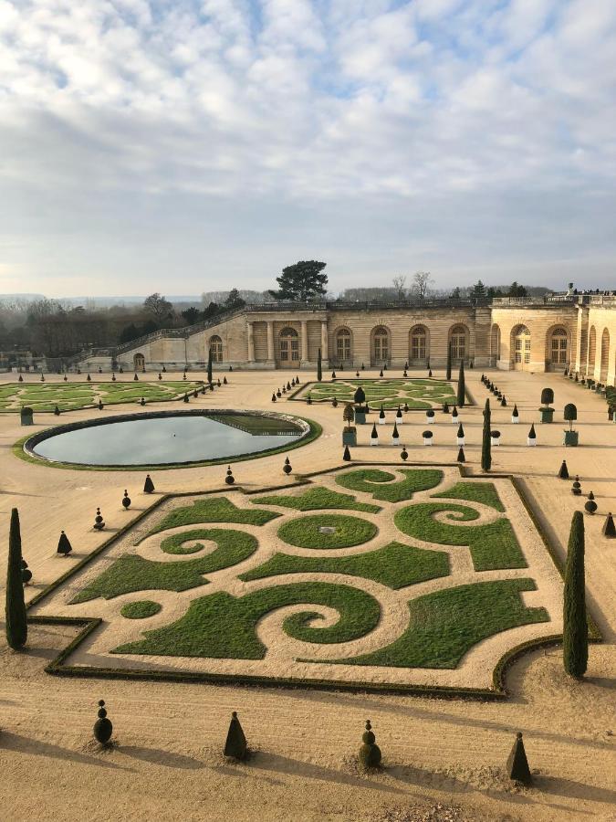 Appartement Versailles Quartier Notre Dame Au Pied Du Chateau Avec Parking Esterno foto