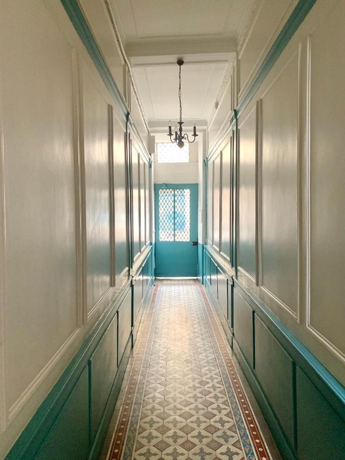 Appartement Versailles Quartier Notre Dame Au Pied Du Chateau Avec Parking Esterno foto