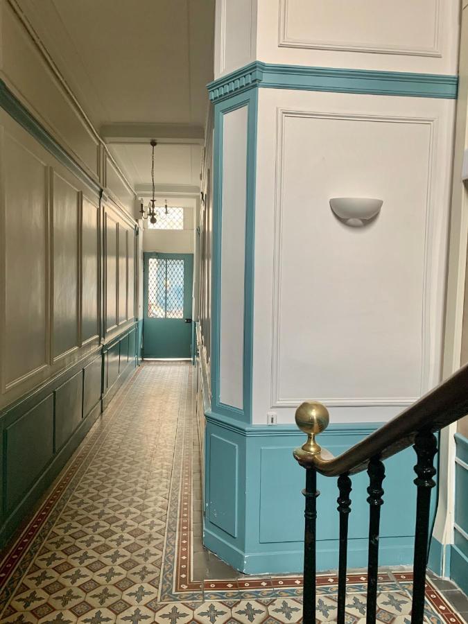 Appartement Versailles Quartier Notre Dame Au Pied Du Chateau Avec Parking Esterno foto