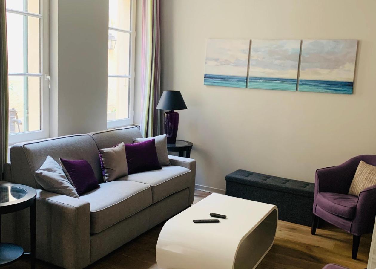 Appartement Versailles Quartier Notre Dame Au Pied Du Chateau Avec Parking Esterno foto