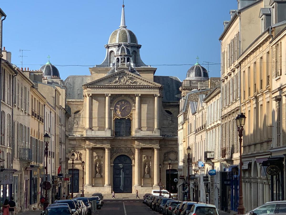 Appartement Versailles Quartier Notre Dame Au Pied Du Chateau Avec Parking Esterno foto