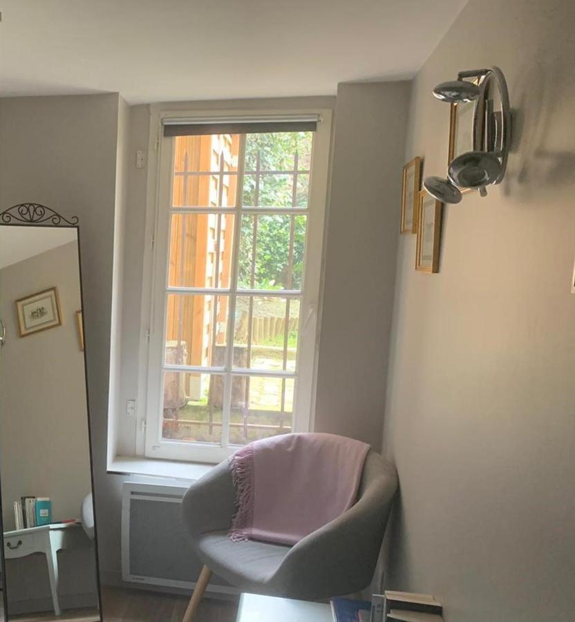 Appartement Versailles Quartier Notre Dame Au Pied Du Chateau Avec Parking Esterno foto